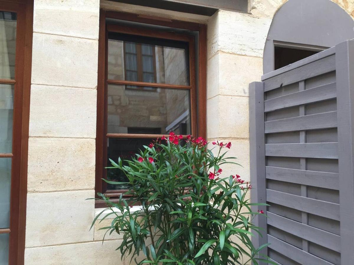 L'Atelier d'Auguste - Terrasse en plein cœur de Bordeaux Appartement Buitenkant foto
